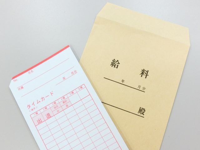 「誰でもできる仕事では賃金は上がらない」という極めてシンプルな市場原理が、医師、療法士・看護師・介護士の働き方を変えていく